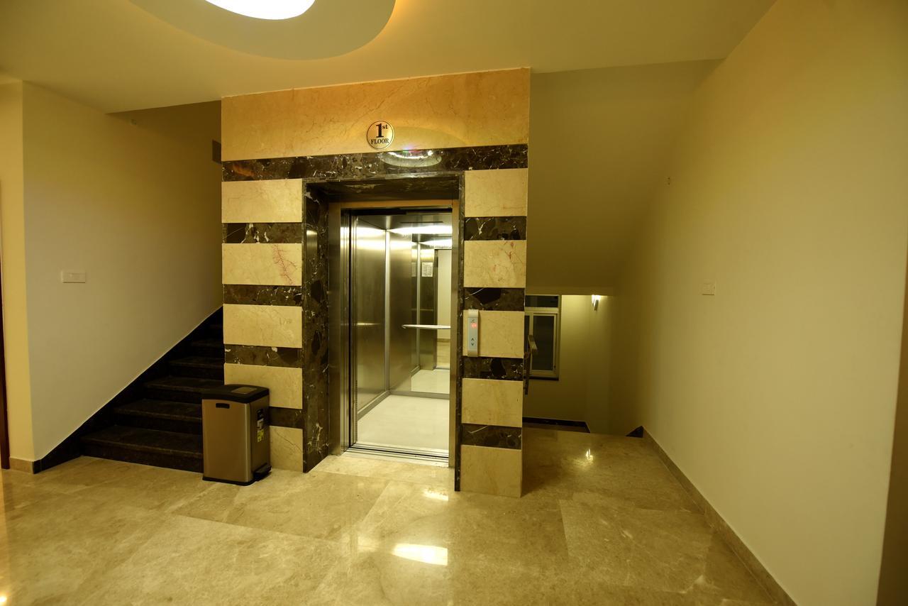 Sky Residency Bed and Breakfast Chennai Exteriör bild